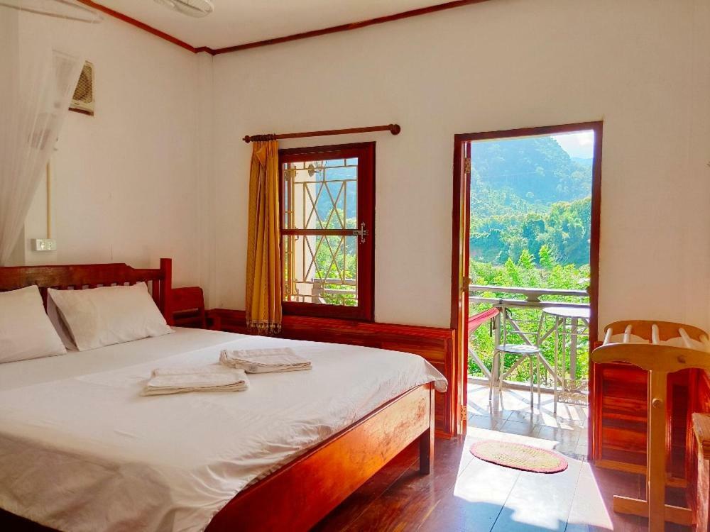 Sunset Bungalows & Gh Muang Ngoi Eksteriør bilde